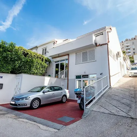 Apartament Marando *